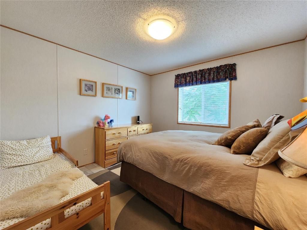 listing image 16515753537782815613