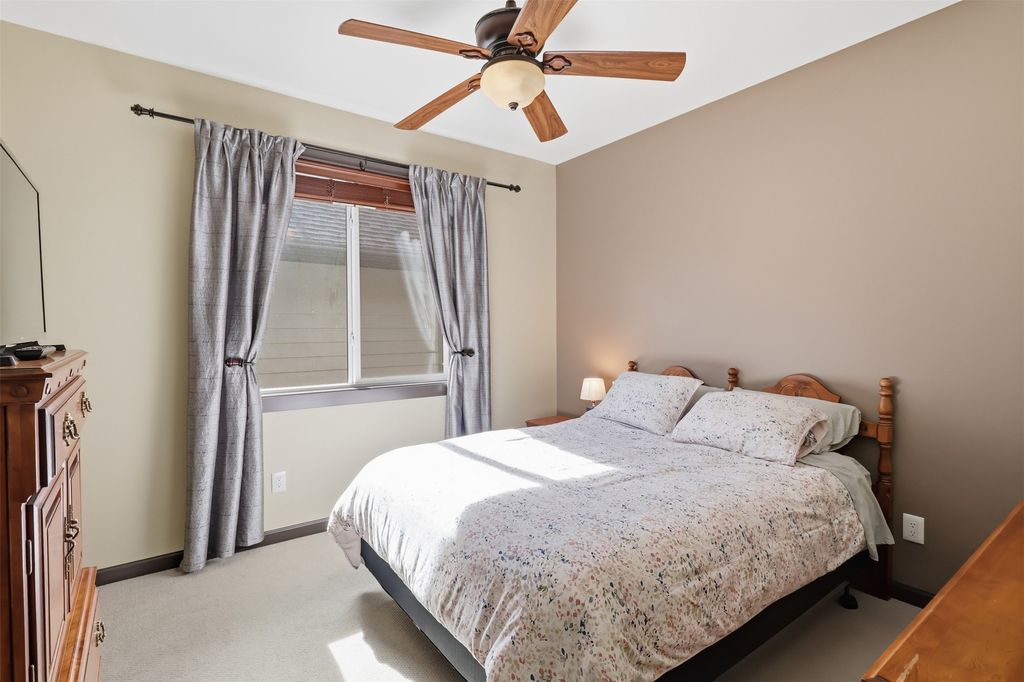 listing image 16517310807953998393