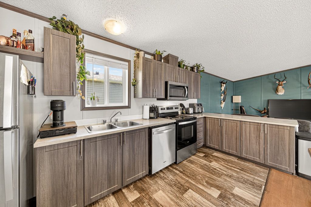 listing image 16510844308562175420