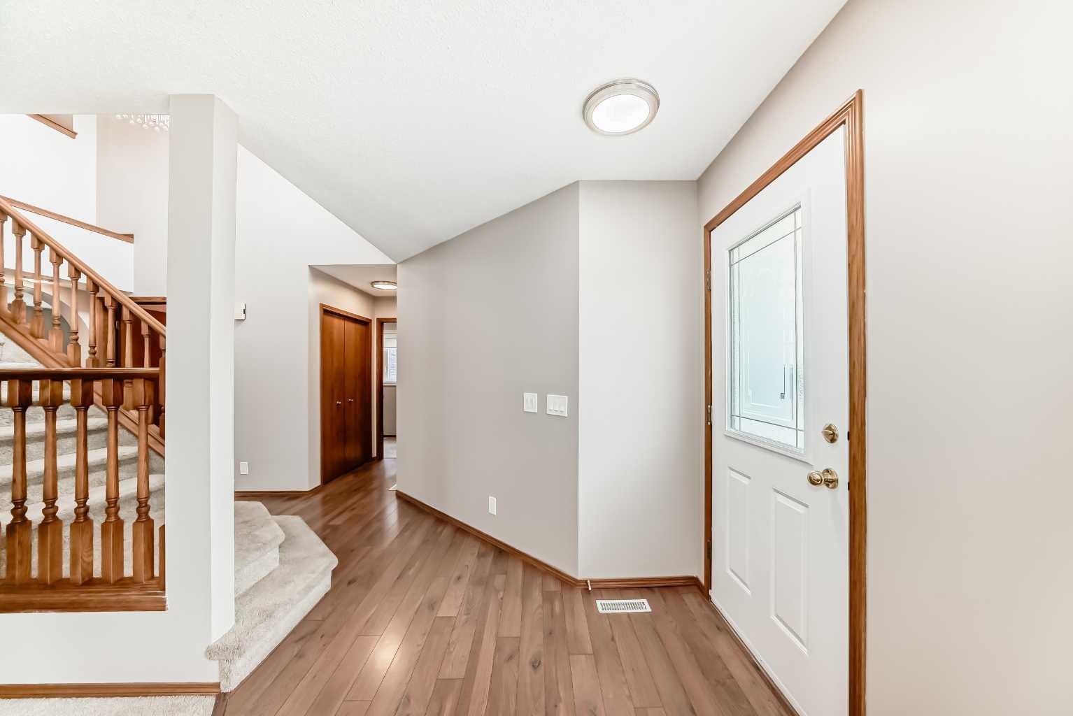 327 Riverview Place SE