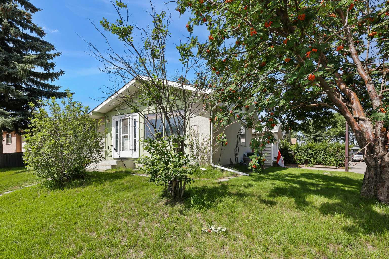 63 Olympia Crescent SE