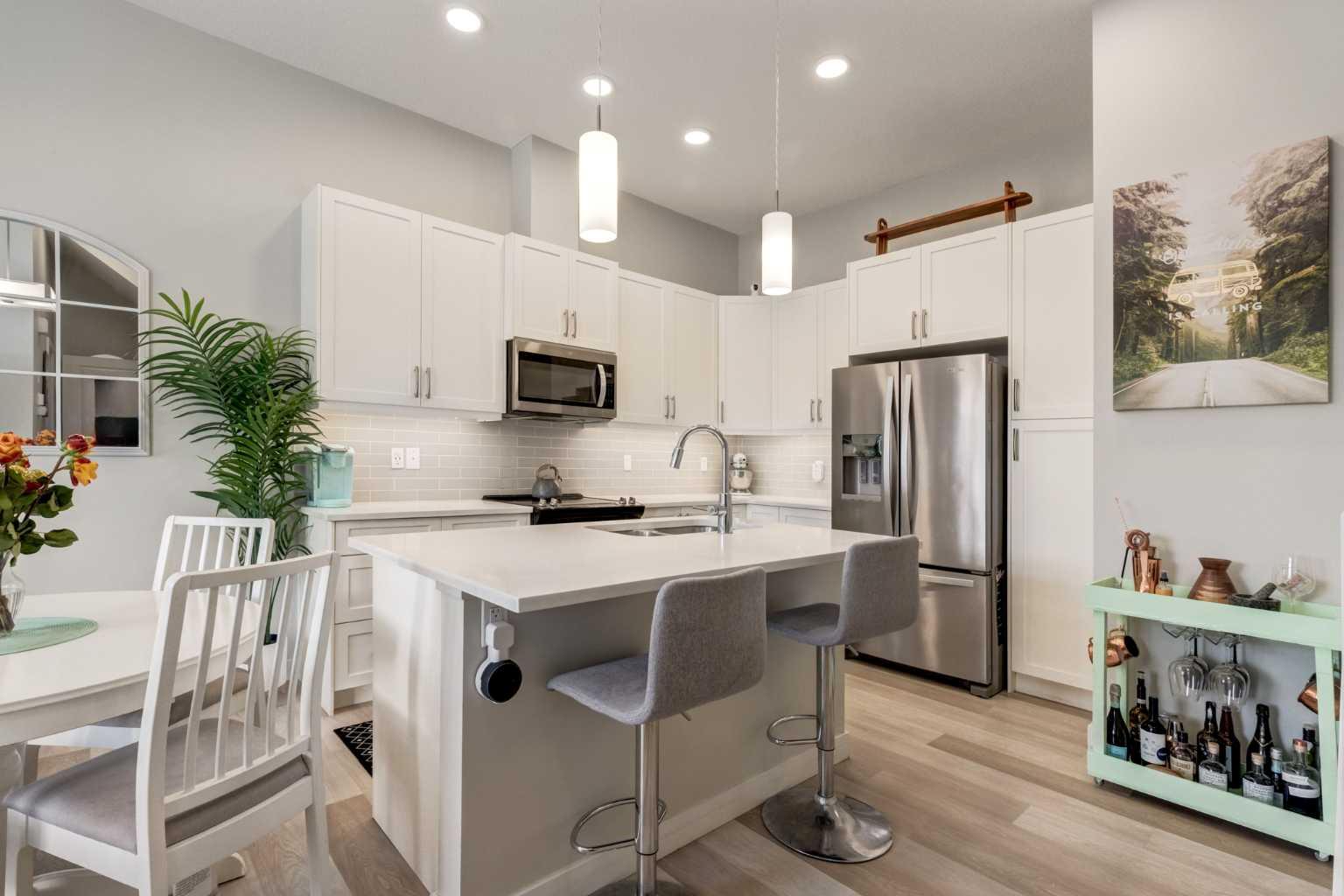 212 Crestbrook Common SW