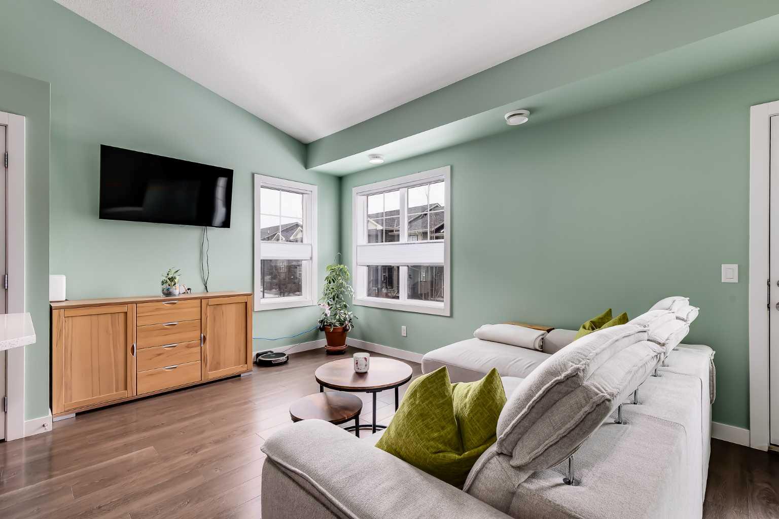 132 Evanscrest Gardens NW