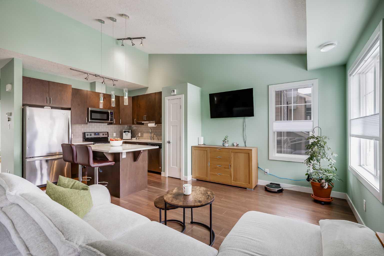 132 Evanscrest Gardens NW