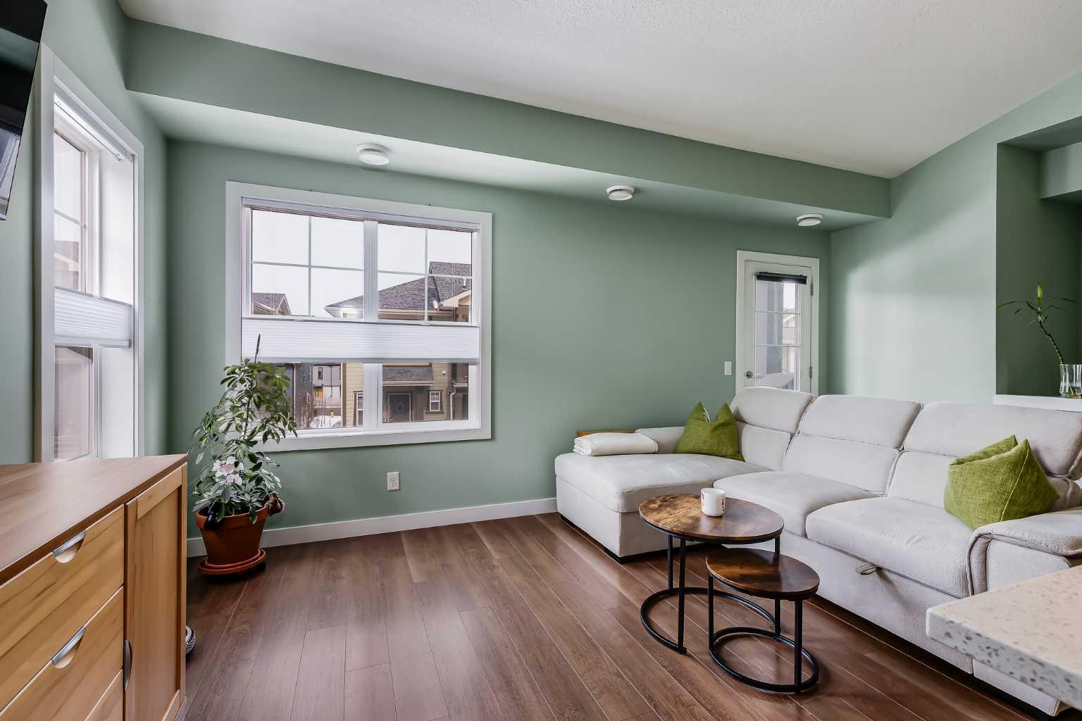 132 Evanscrest Gardens NW