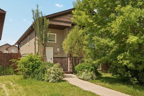 Photo of 136 Mt Sundance Crescent W, Lethbridge, AB T1J 0L4 (MLS # A2327528)