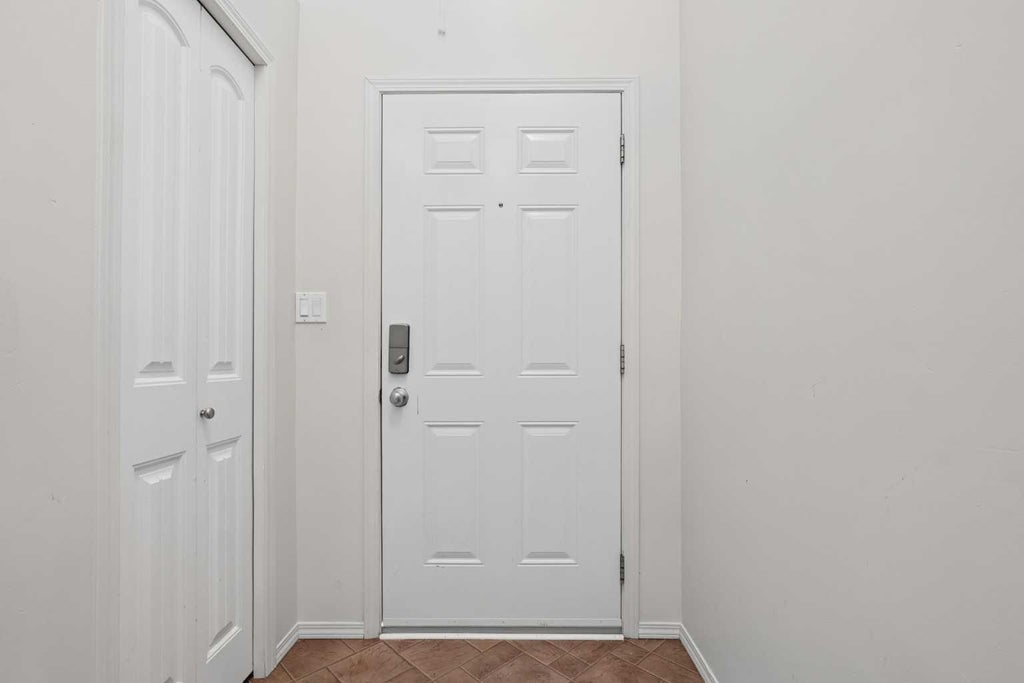 Photo of 136 Mt Sundance Crescent W, Lethbridge, AB T1J 0L4 (MLS # A2327528)