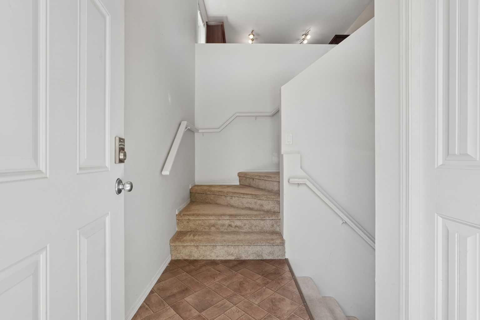 136 Mt Sundance Crescent W