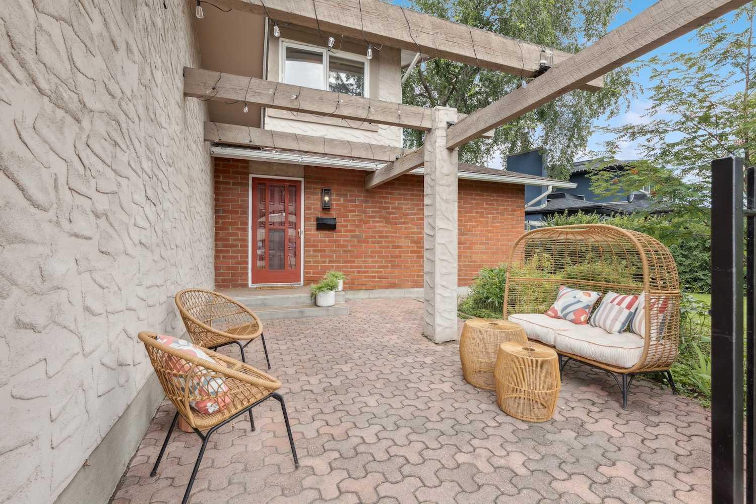 904 Lake Bonavista Green SE