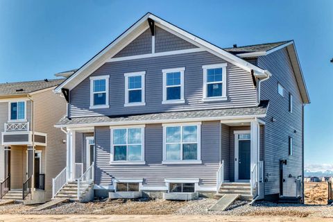 Photo of 17 Hotchkiss Road SE, Calgary, AB T3S 0T8 (MLS # A2285060)