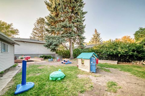 Tiny photo for 820 9A Street NE, Calgary, AB T2E 4L6 (MLS # A2290177)