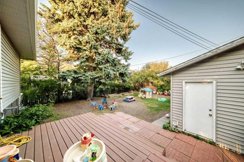 Tiny photo for 820 9A Street NE, Calgary, AB T2E 4L6 (MLS # A2290177)