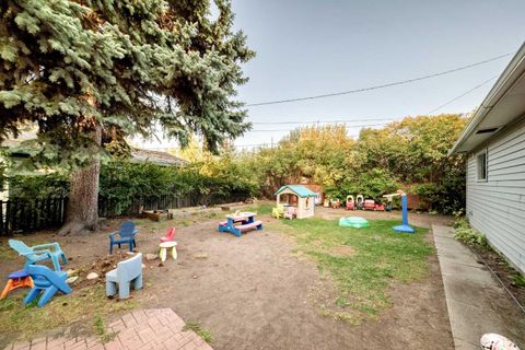 Tiny photo for 820 9A Street NE, Calgary, AB T2E 4L6 (MLS # A2290177)