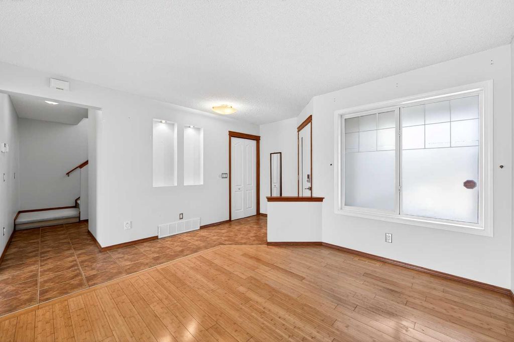 Photo of 172 Kincora Drive NW, Calgary, AB T3R 1L5 (MLS # A2305907)