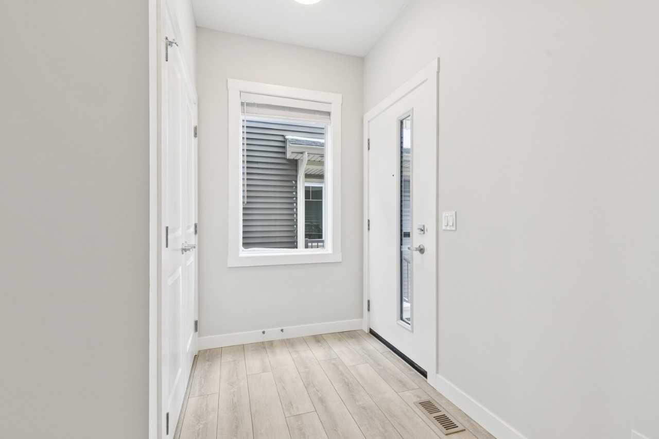 592 Creekmill Court SW