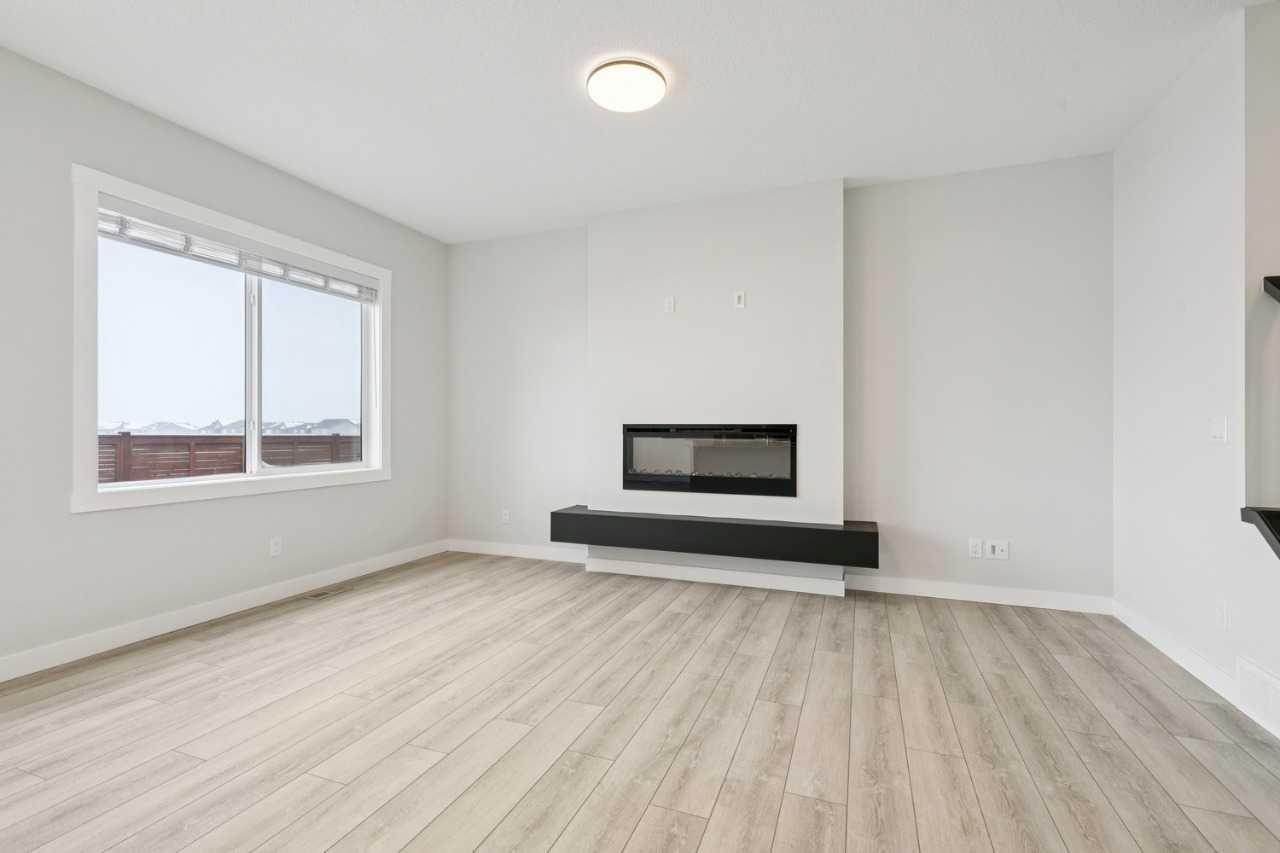 592 Creekmill Court SW