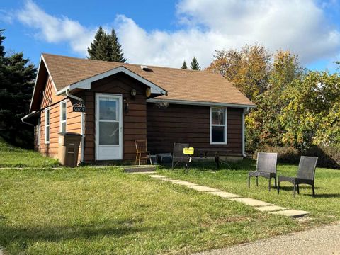 Photo of 5009 48 Avenue, Athabasca, AB T9S 1K7 (MLS # A2277291)
