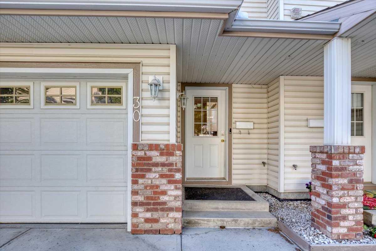 30 Country Hills Cove NW
