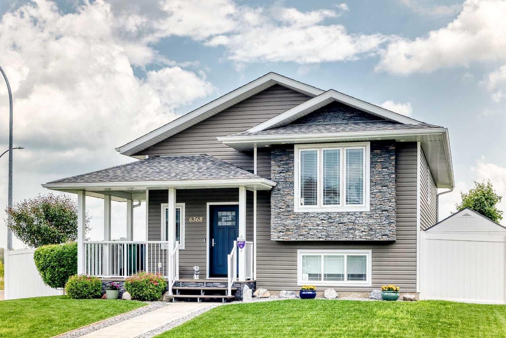 Photo of 6368 58 Avenue, Innisfail, AB T4G 0A1 (MLS # A2324681)