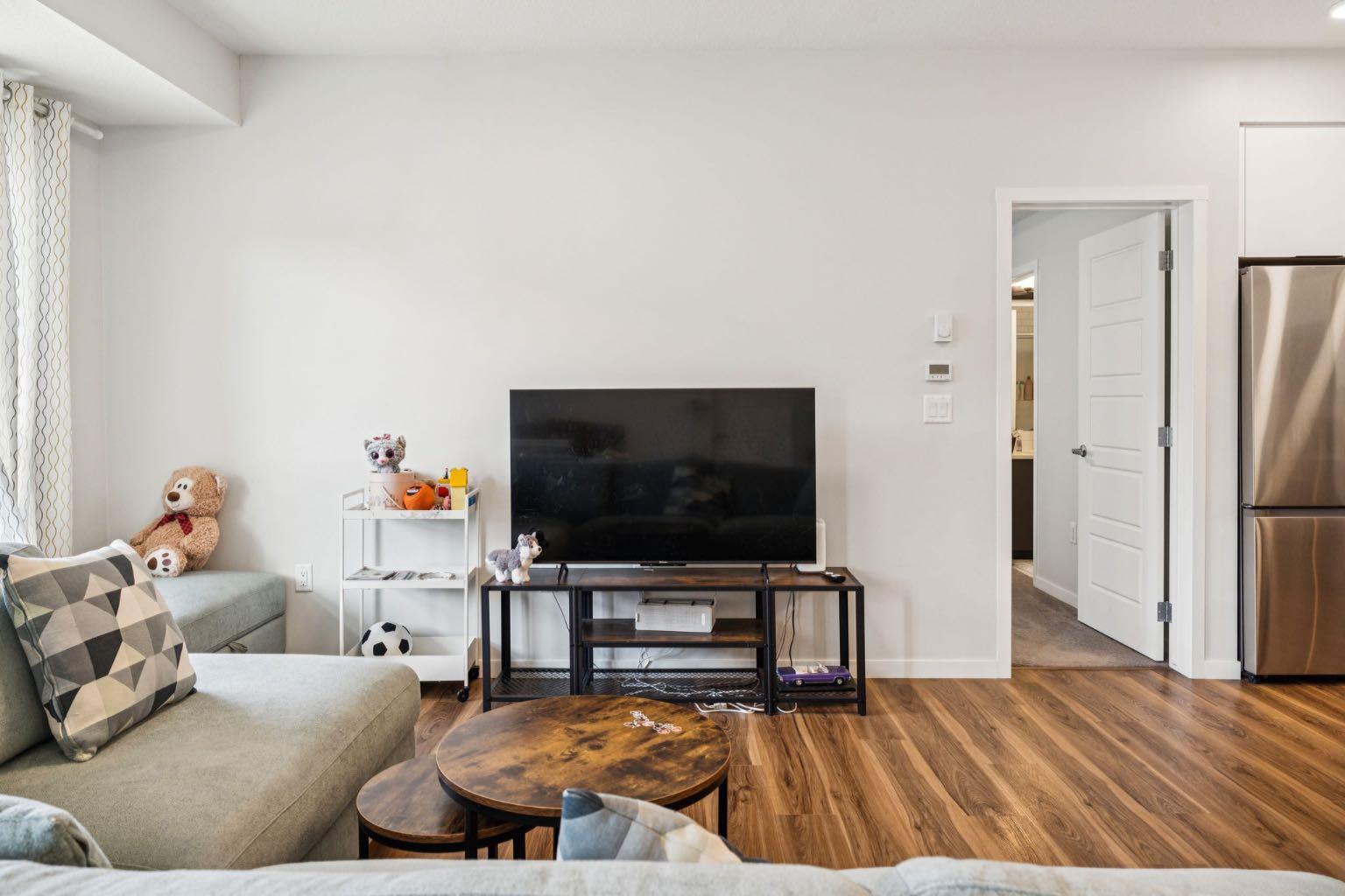 33 Carringham Gate NW 1105