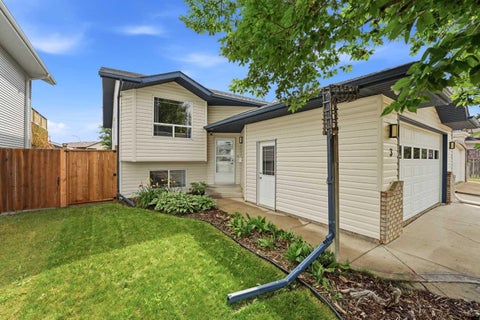 Photo of 3 Hagerman Road, Sylvan Lake, AB T4S 2K3 (MLS # A2336738)