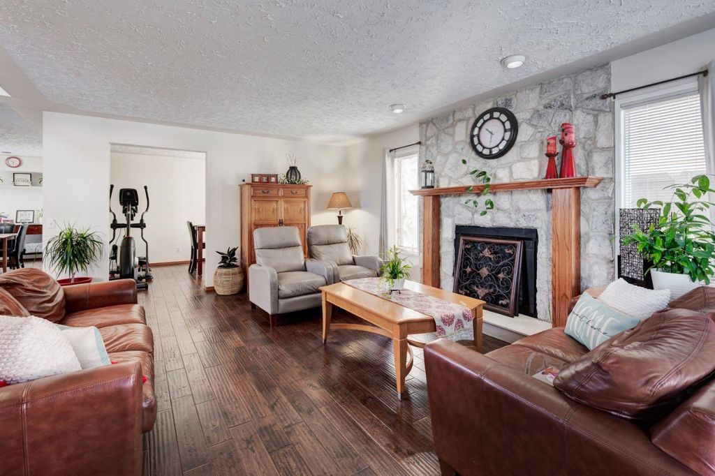 Photo of 4 Cedargrove Way SW, Calgary, AB T2W 4V2 (MLS # A2299441)