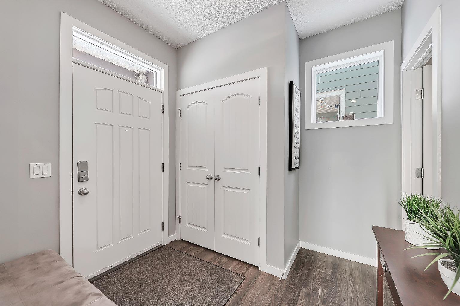 300 Marquis Heights SE