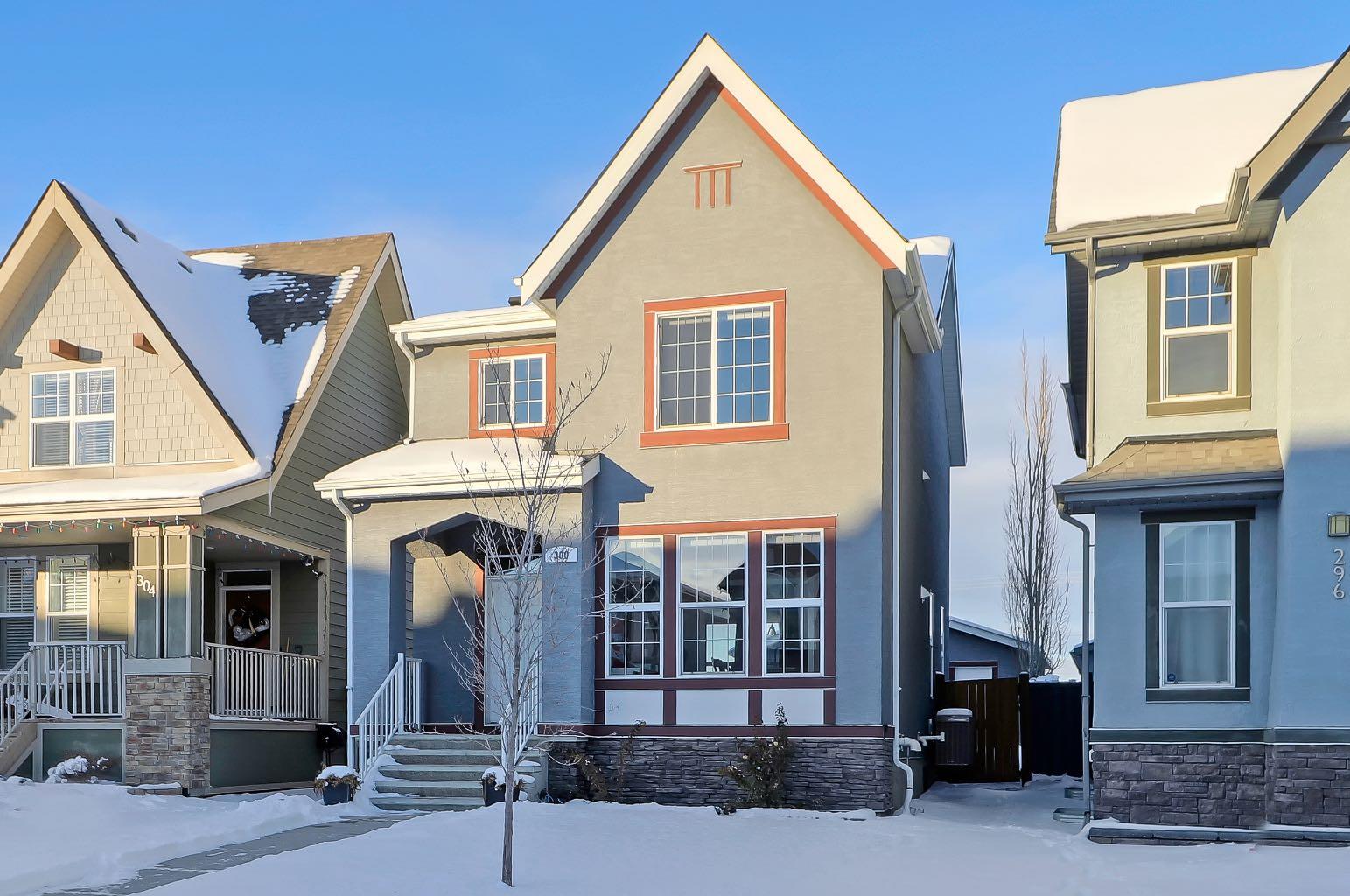 300 Marquis Heights SE