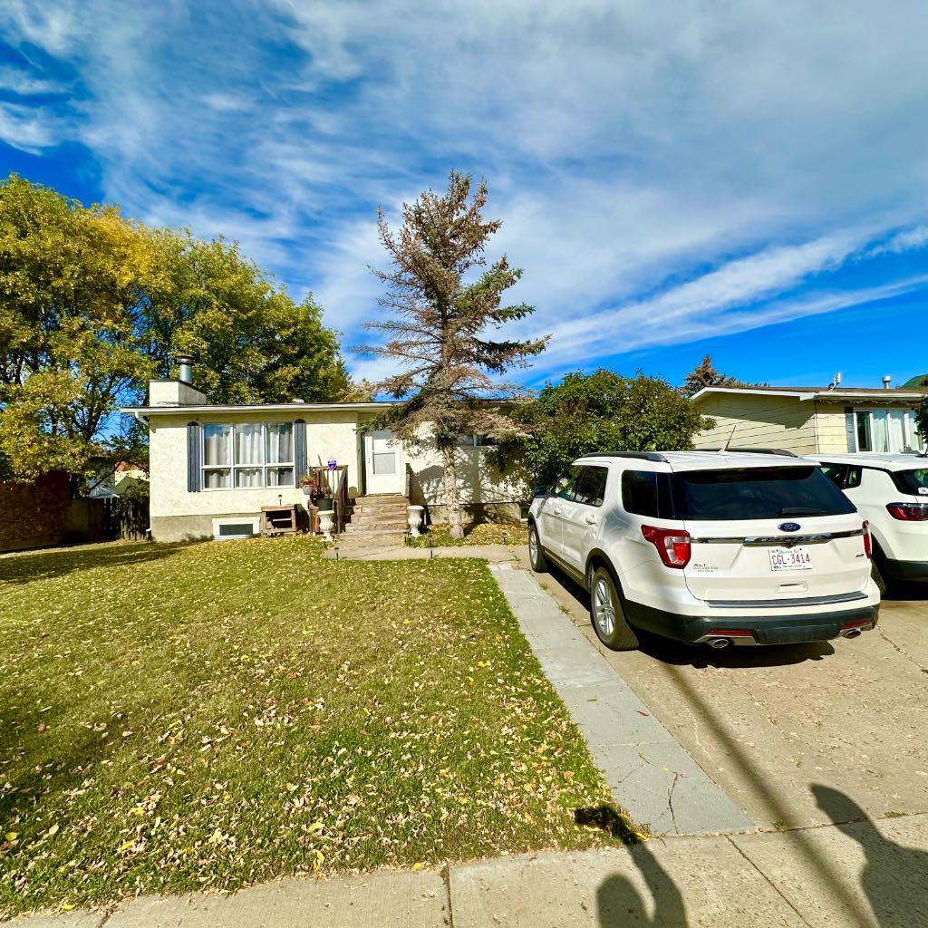 Photo of 9120 96 Avenue, Lac La Biche, AB T0A 2C0 (MLS # A2349688)
