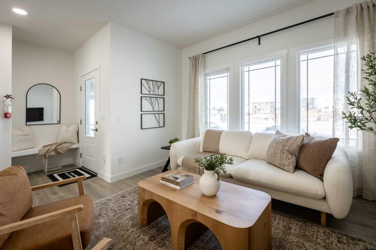 978 Edgefield Avenue