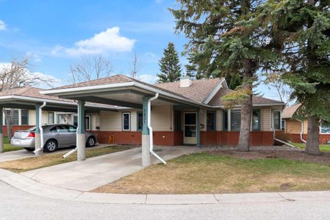 Photo of 2831 Dovely Park SE, Calgary, AB T2B 3G3 (MLS # A2308440)