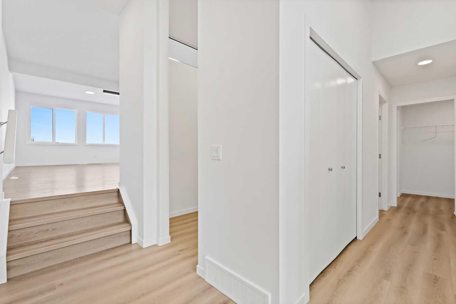 409 Corner Glen Way NE