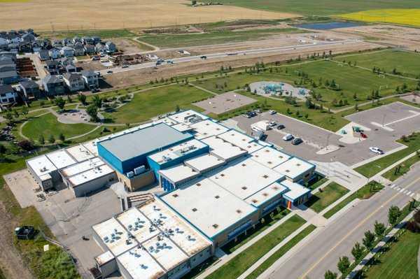 196 Coalbanks Boulevard W