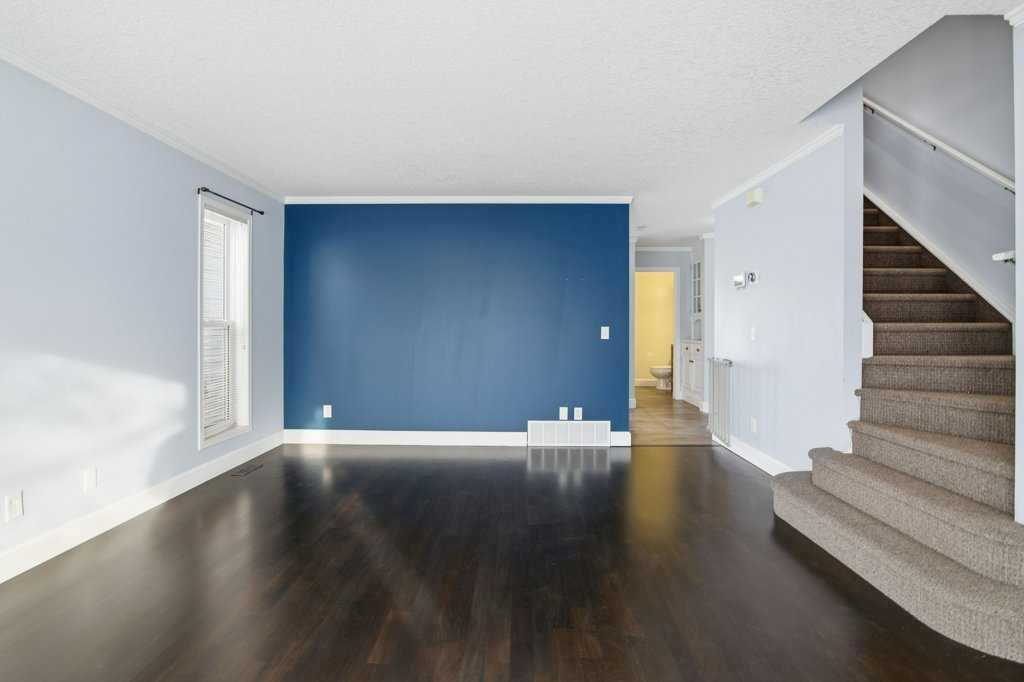 216 Mt. Aberdeen Close SE