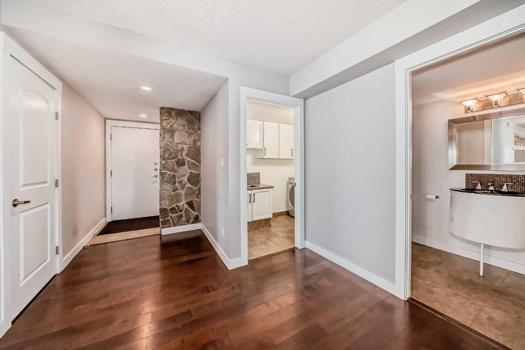 Photo of 1033 15 Avenue SW #601, Calgary, AB T2R 0S6 (MLS # A2290709)