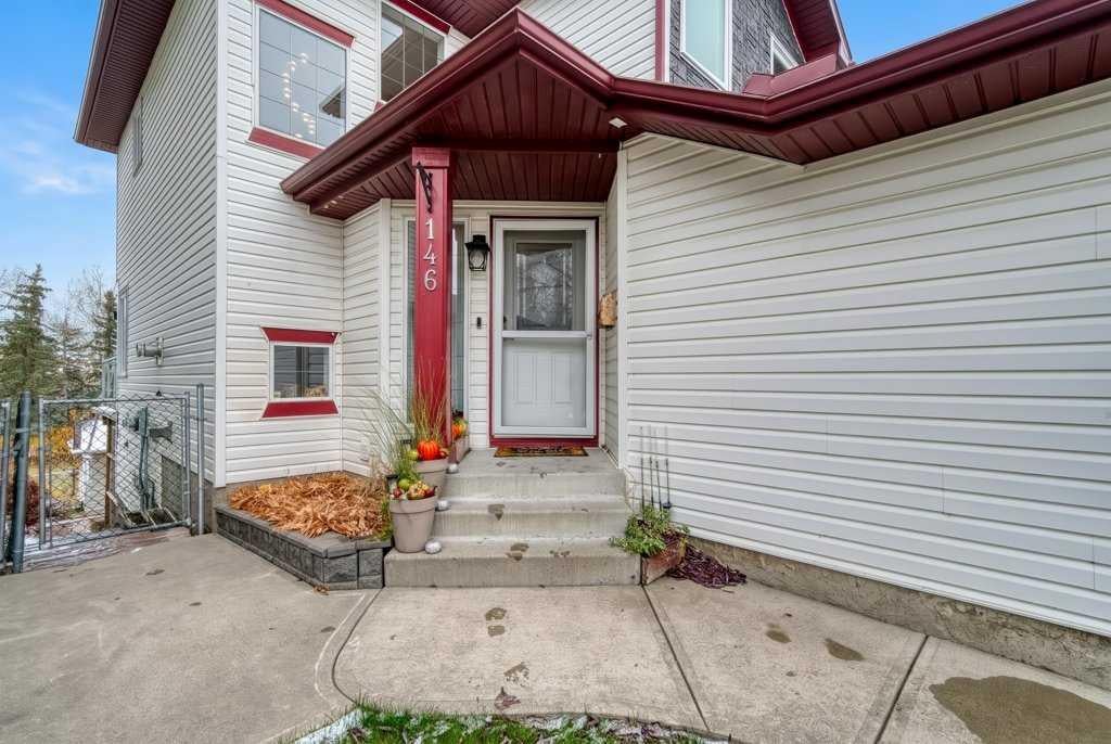 146 Bridlewood Way SW