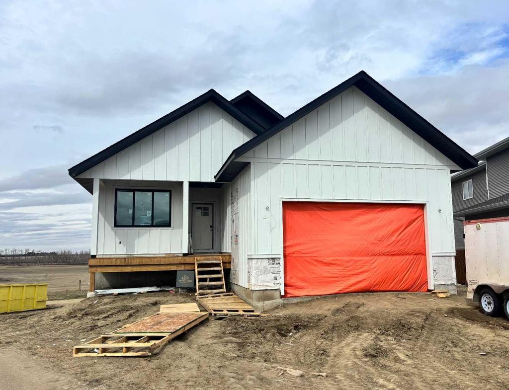 Photo of 37 Maclean Close, Blackfalds, AB T4M 0H4 (MLS # A2304807)