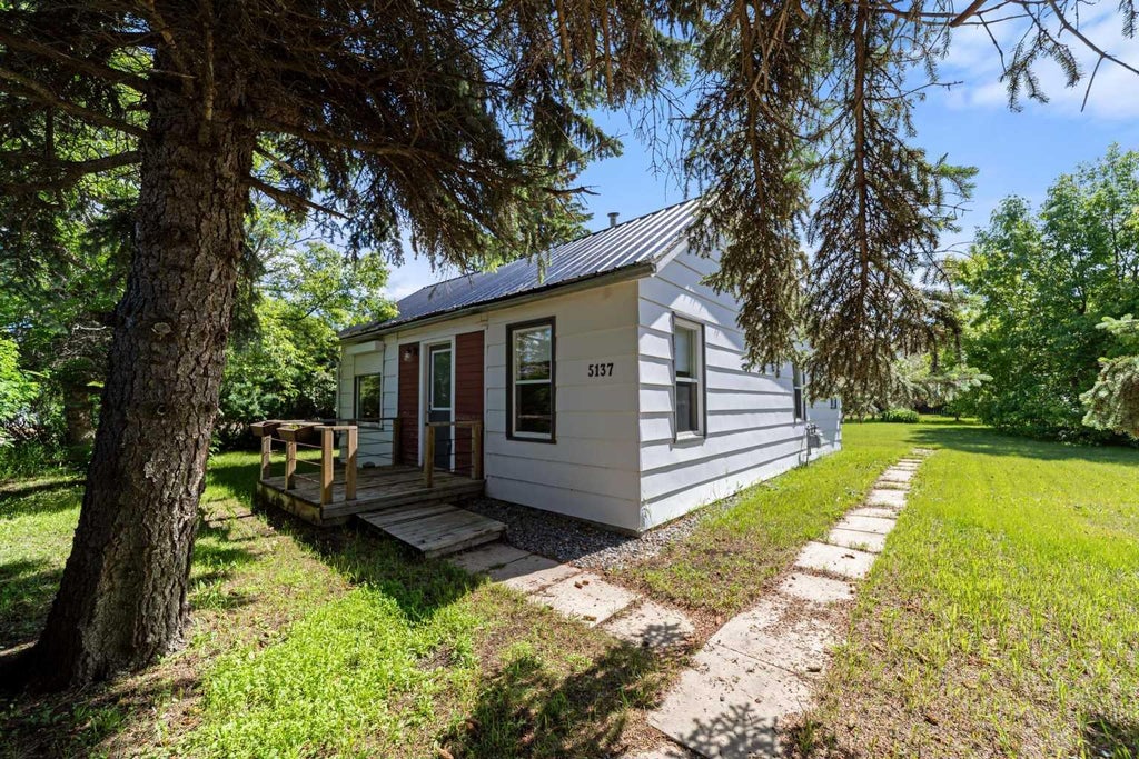 Photo of 5137 50 Street, Daysland, AB T0B 1A0 (MLS # A2324154)