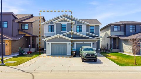 Photo of 912 Seton Circle SE, Calgary, AB T3M 2V1 (MLS # A2309159)