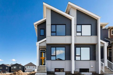 873 Livingston View NE Calgary AB T3P 2K6