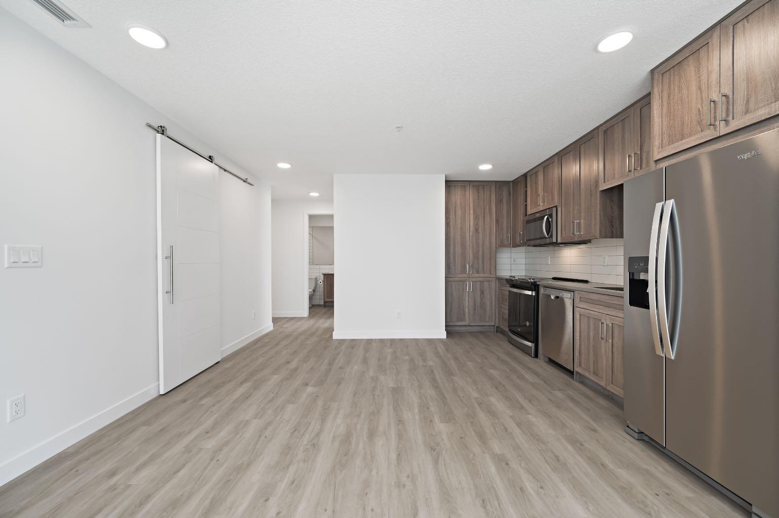 350 livingston Common NE 2115