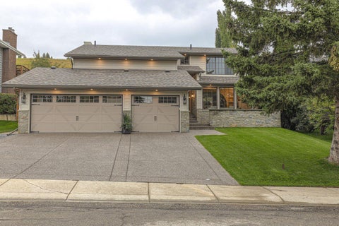 Photo of 1040 Edgemont Road NW, Calgary, AB T3A 2J3 (MLS # A2345067)