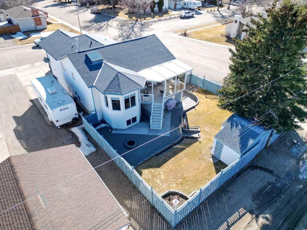 Photo of 501 3rd Avenue NE, Milk River, AB T0K 1M0 (MLS # A2291953)