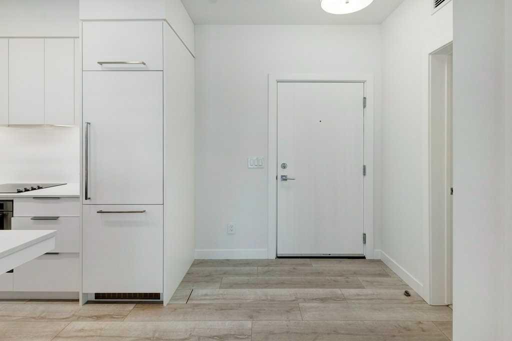 3130 Thirsk Street NW 206