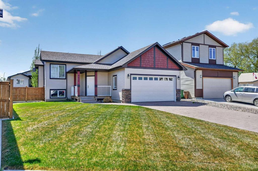 Photo of 4636 63 Avenue, Taber, AB T1G 0B3 (MLS # A2311392)