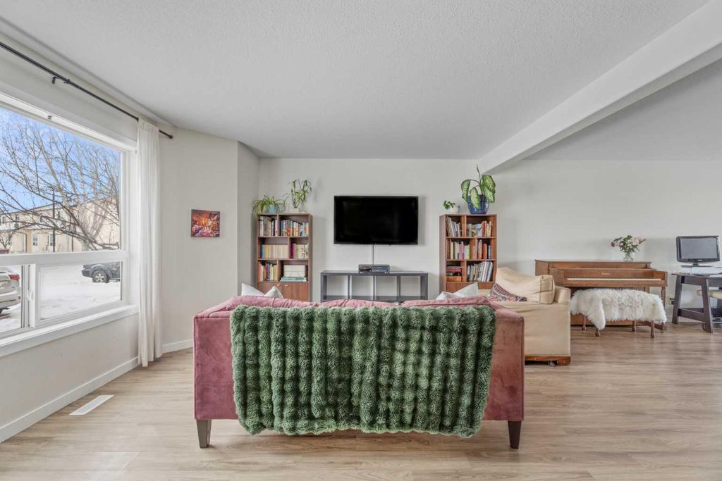 Photo of 1301 Eagleview Place NW, High River, AB T1V 1Y8 (MLS # A2287770)