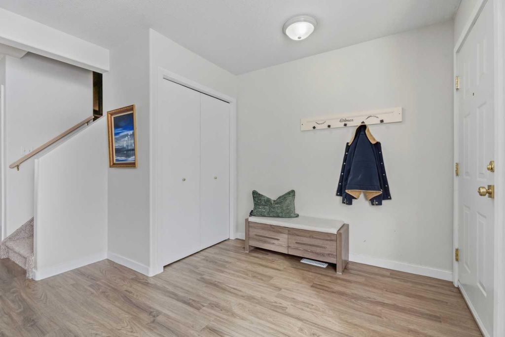 Photo of 1301 Eagleview Place NW, High River, AB T1V 1Y8 (MLS # A2287770)