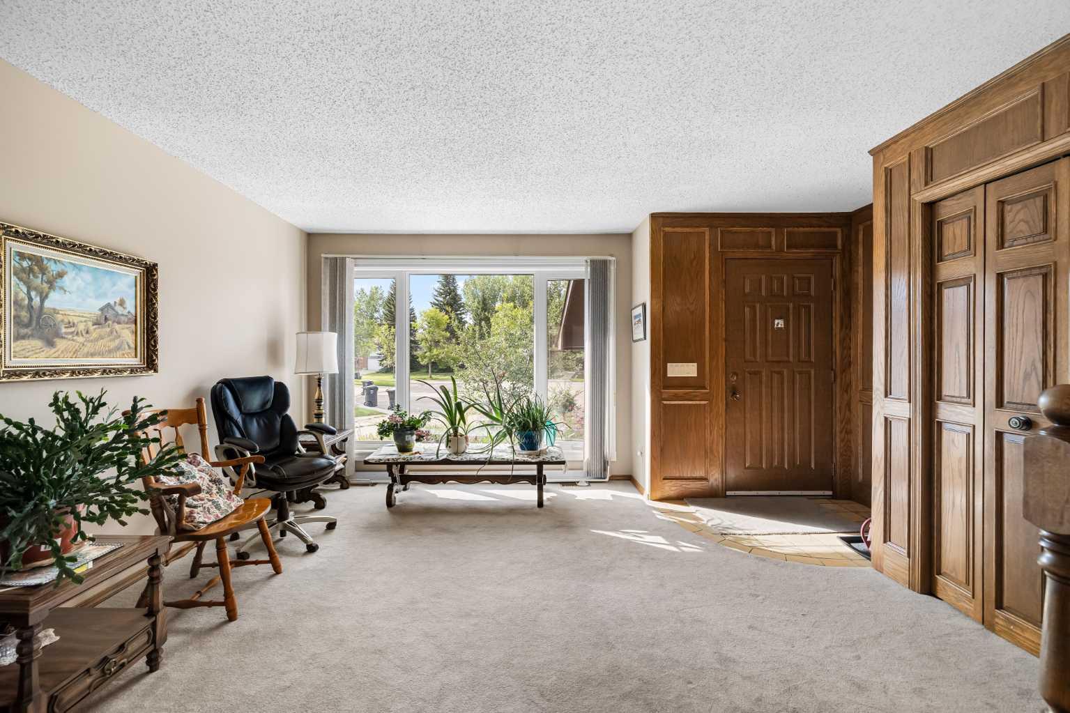 16 Sunmount Green SE