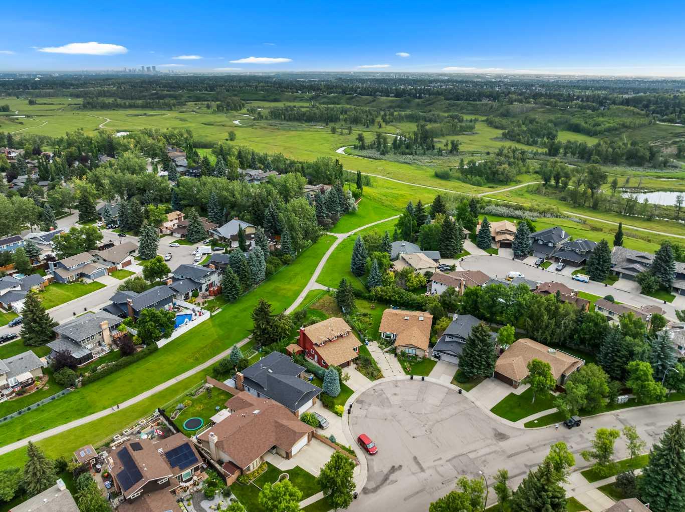 16 Sunmount Green SE