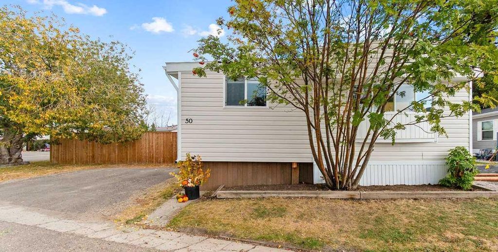 Photo of 5800 46 Street, Olds, AB T4H 1G8 (MLS # A2265726)